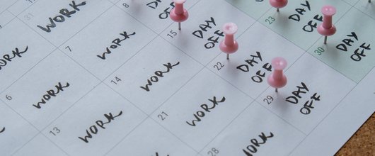 Die 4-Tage-Woche auf dem Prüfstand: Produktivitätsschub oder Trend-Hype?