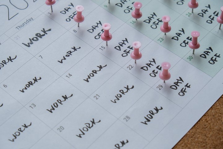 Die 4-Tage-Woche auf dem Prüfstand: Produktivitätsschub oder Trend-Hype?