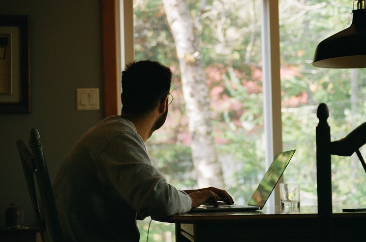 Die 4. Welle: Wie du Homeoffice-Pflicht und neue Corona-Regeln in Motivation mit Langzeitwirkung ummünzt (Teil 1)