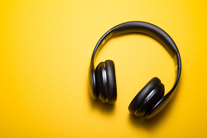 Bleib auf dem Laufenden!  7 Business-Podcasts kurz vorgestellt