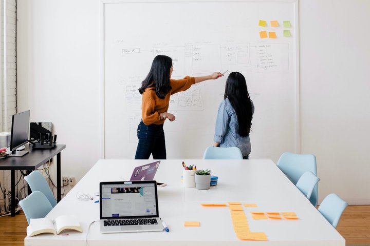 Wie gewinne ich systemisch neue Kunden? Gewinne ein Live-Vertriebsstrategie-Coaching beim Entrepreneurship Summit 2021 Wie gewinne ich systemisch neue Kunden? Gewinne ein Live-Vertriebsstrategie-Coaching beim Entrepreneurship Summit 2021